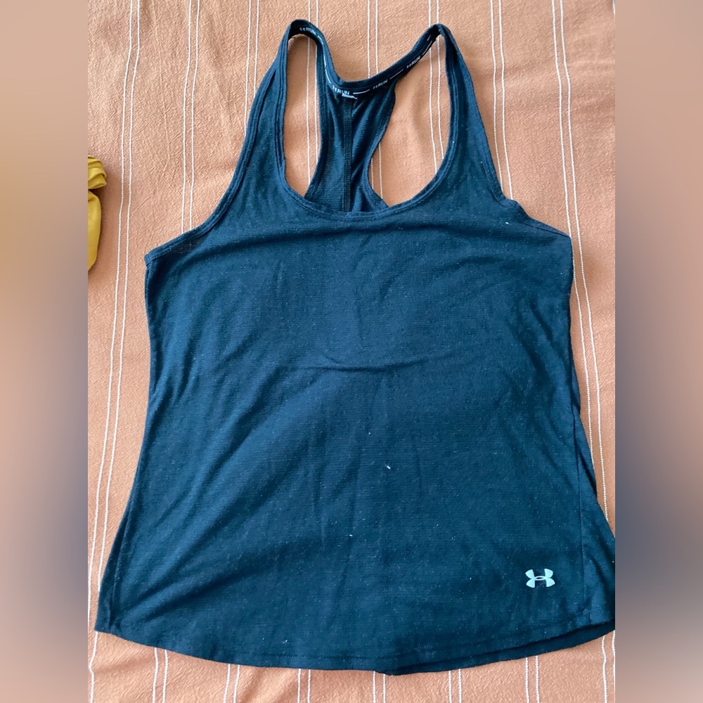 Under Armour top